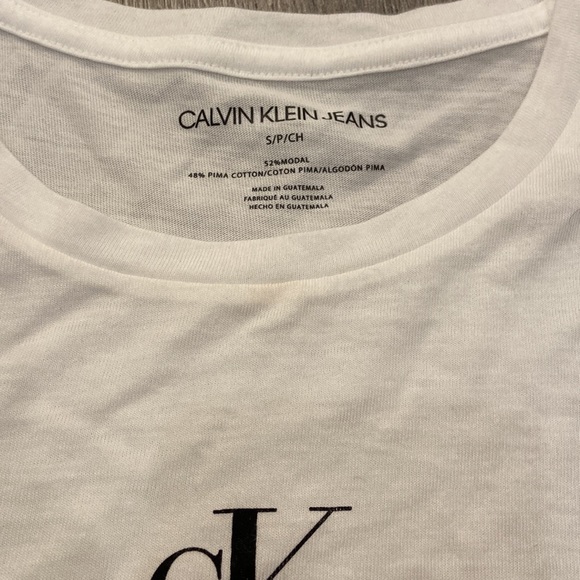 Women’s Calvin Klein Jeans White T-shirt. Size. S - Picture 3 of 7
